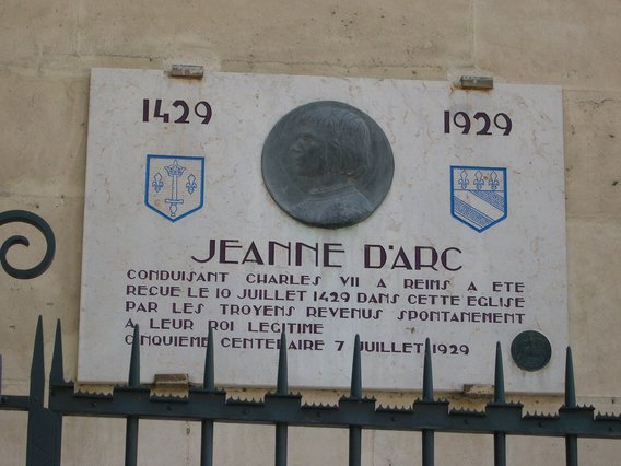 plaque commémorant le 500e anniversaire du passage de Jeanne d'Arc à Troyes
